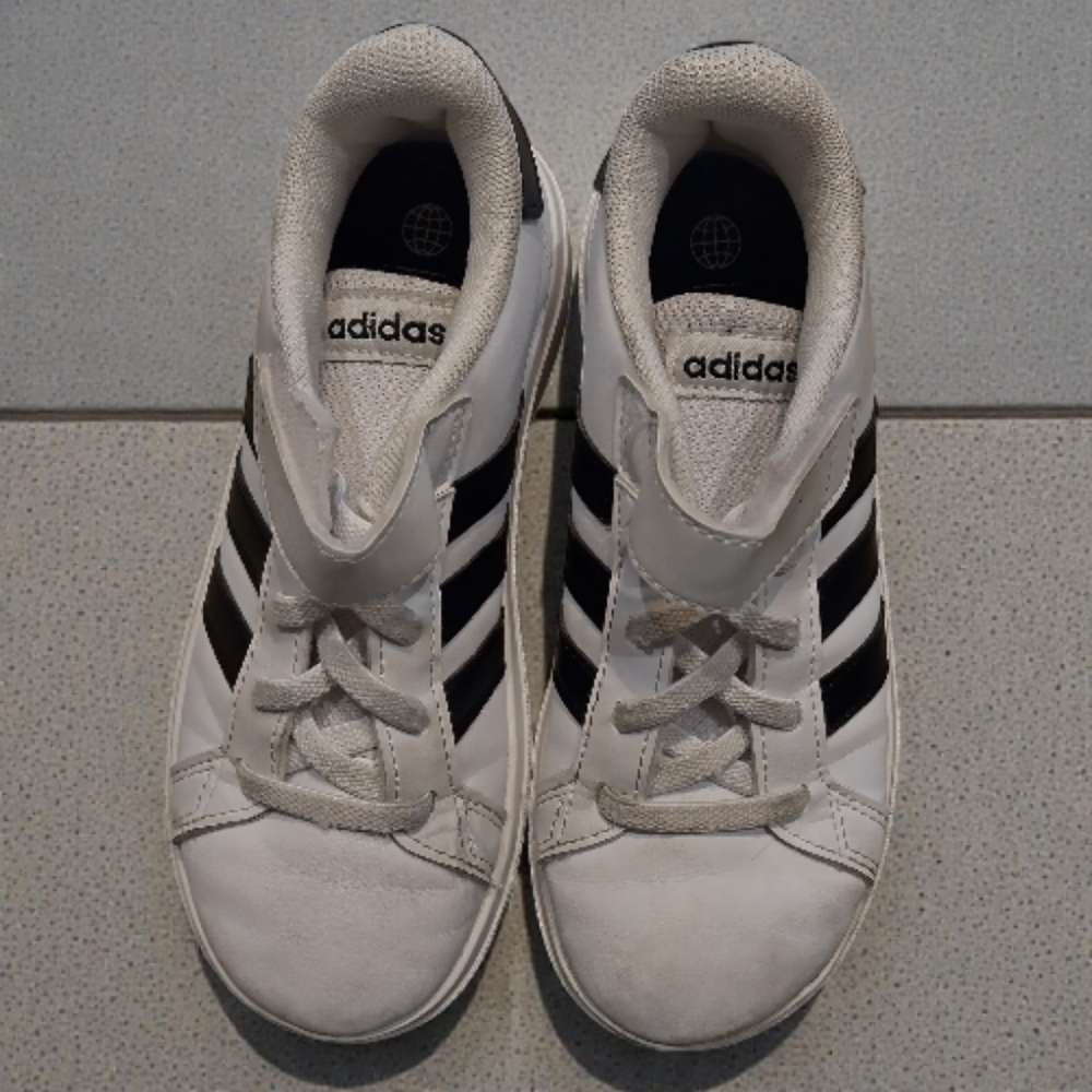 Adidas Grand Court 2.0 White and Black Trainers